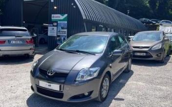 Toyota auris Sathonay-Camp
