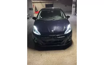 Peugeot 208 Paris