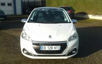 Peugeot 208 Saint-Nauphary