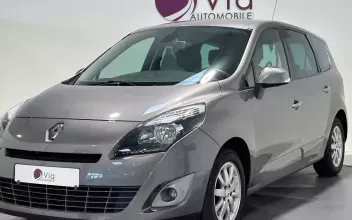 Renault Grand Scenic Petite-Forêt