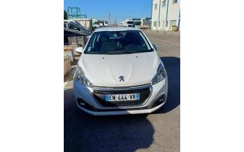 Peugeot 208 Montreuil