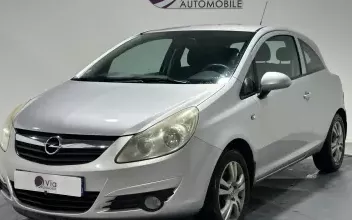 Opel Corsa Petite-Forêt