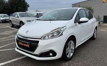 Peugeot 208 Sainte-Cécile-les-Vignes