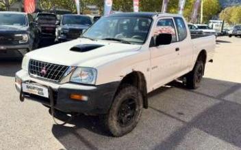Mitsubishi l200 Cevins