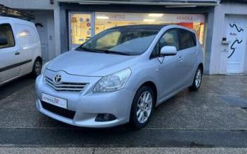 Toyota verso Saint-Barthélemy-d'Anjou