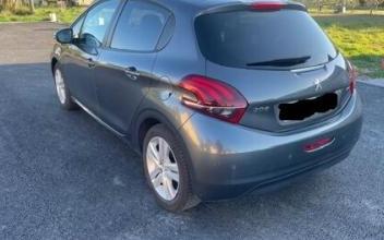 Peugeot 208 Saint-Ouen-en-Belin