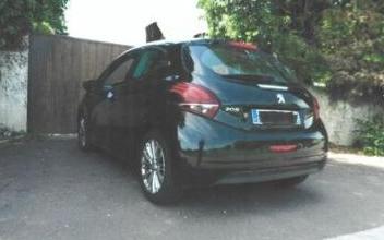 Peugeot 208 Saint-Aubin-de-Scellon