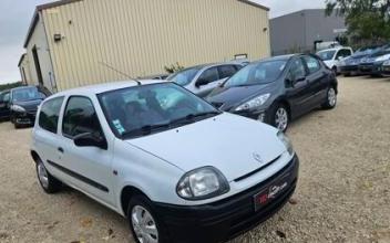 Renault clio ii Saint-Valérien