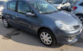 Renault clio iii La-Courneuve