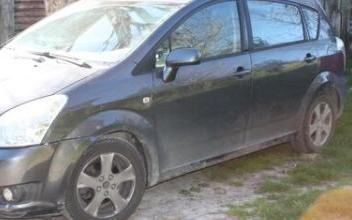 Toyota corolla verso Pardaillan