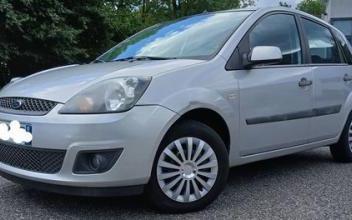 Ford fiesta Le-Bourget-du-Lac