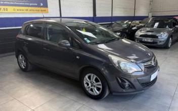 Opel corsa La-Courneuve