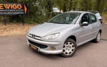 Peugeot 206 Saint-Jean-du-Cardonnay
