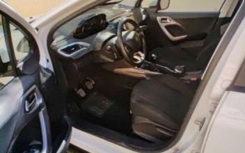 Peugeot 2008 Saint-Mitre-les-Remparts