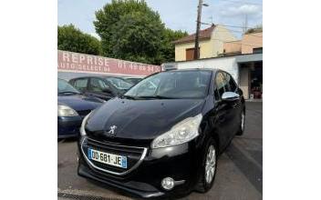 Peugeot 208 L'Hay-les-Roses
