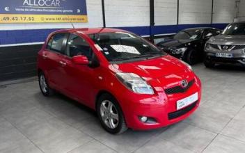 Toyota yaris La-Courneuve