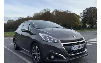 Peugeot 208 Saint-Thibault-des-Vignes