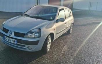 Renault clio ii Saint-Pol-de-Léon