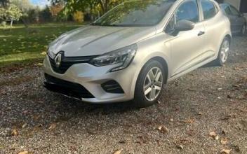 Renault clio v Montbartier