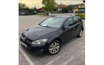 Volkswagen golf Saint-Clair-de-la-Tour