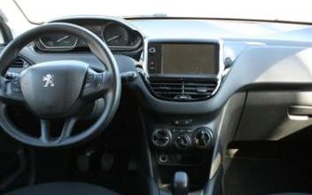 Peugeot 208 Vestric-et-Candiac