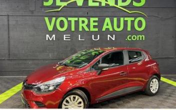 Renault clio Vert-Saint-Denis