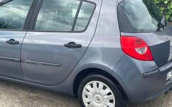 Renault clio iii La-Plaine-sur-Mer