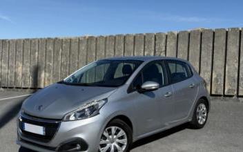 Peugeot 208 Villeneuve-Loubet