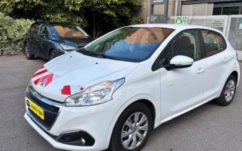 Peugeot 208 Pantin
