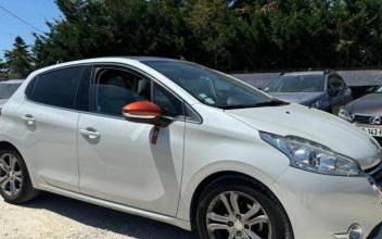 Peugeot 208 Saint-Martin-d'Abbat