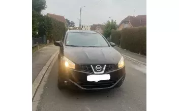 Nissan Qashqai+2 Lens