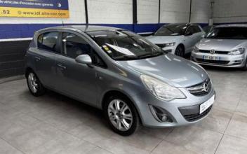 Opel corsa La-Courneuve