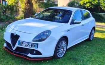 Alfa-romeo giulietta Saint-Denis-de-Cabanne