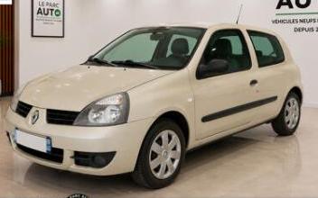 Renault clio Le-Loroux-Bottereau