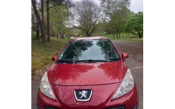 Peugeot 207 Saint-Hilaire-les-Places
