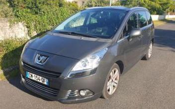 Peugeot 5008 Le-Pian-Médoc