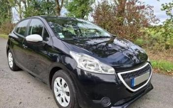Peugeot 208 Saint-Viaud