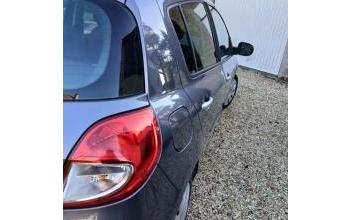 Renault clio iii La-Grande-Paroisse