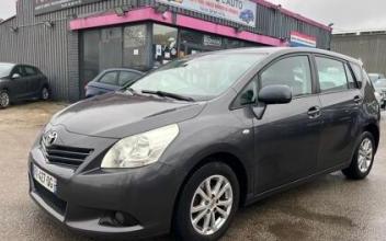 Toyota corolla verso Coignières