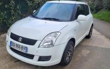 Suzuki swift La-Cadière-d'Azur