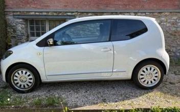 Volkswagen up La-Celle-Saint-Cloud