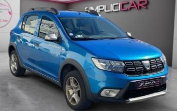Dacia sandero Saint-Sulpice-de-Royan
