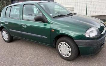 Renault clio ii Les-Sables-d'Olonne