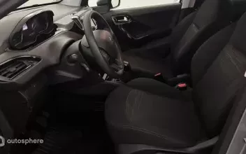 Peugeot 208 Saint-Cyr-sur-Loire