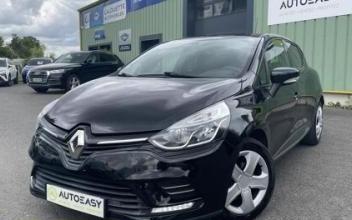 Renault clio Saint-Armel