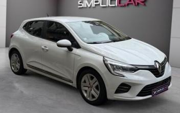 Renault clio v Paris