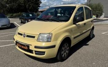 Fiat panda Sainte-Cécile-les-Vignes