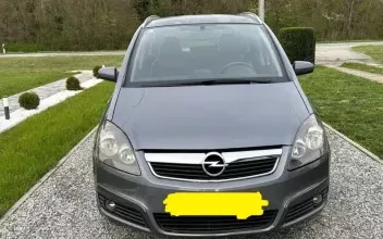 Opel Zafira Tours