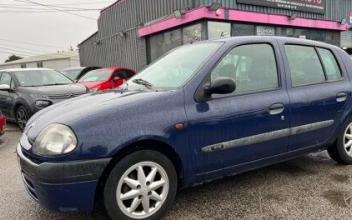 Renault clio Coignières
