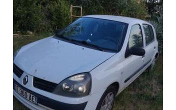 Renault clio Saint-Etienne-les-Orgues